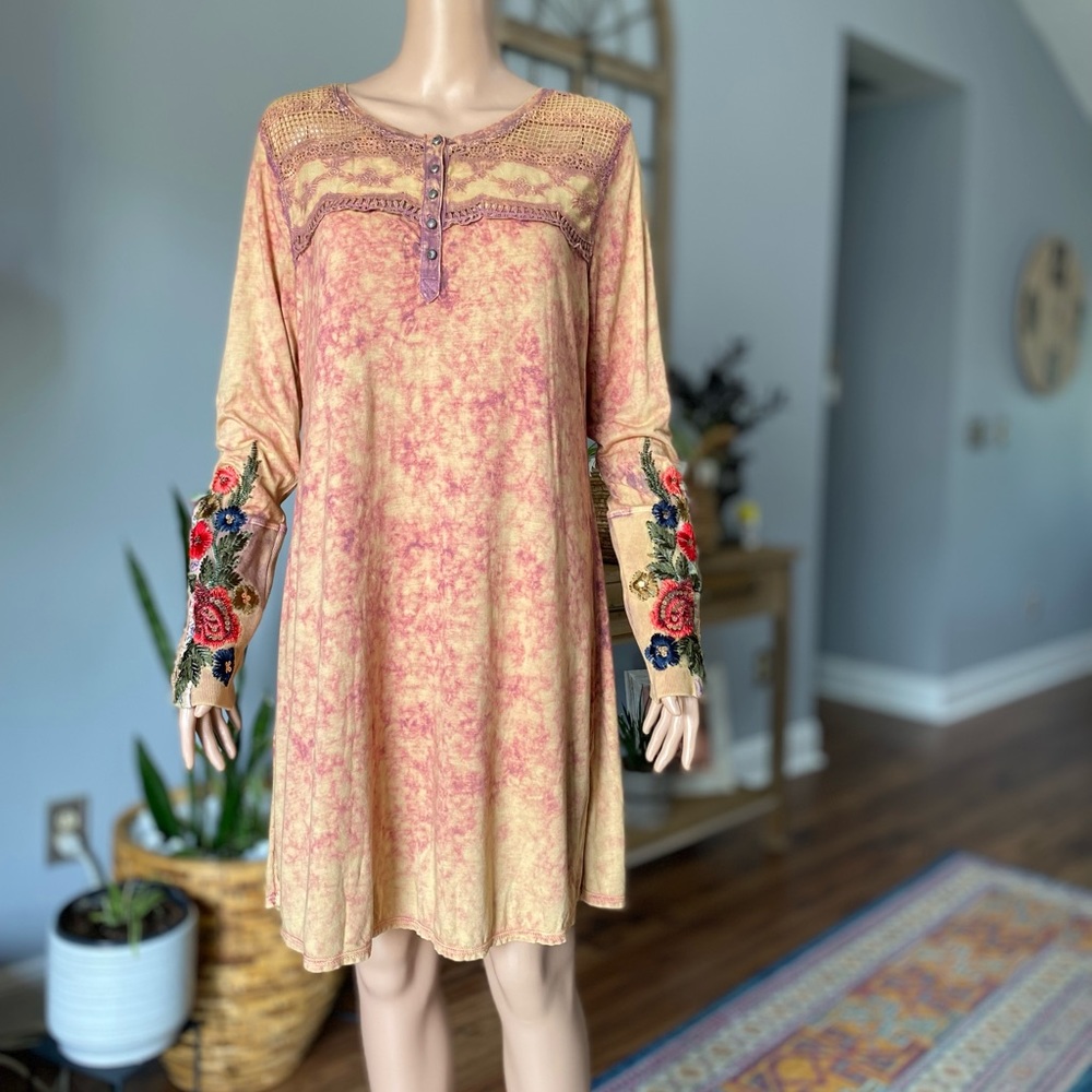 Arrata Silent Journey tie-dye western tunic dress